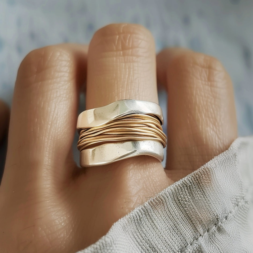 Sylvia™ - Silver Golden Threads Ring